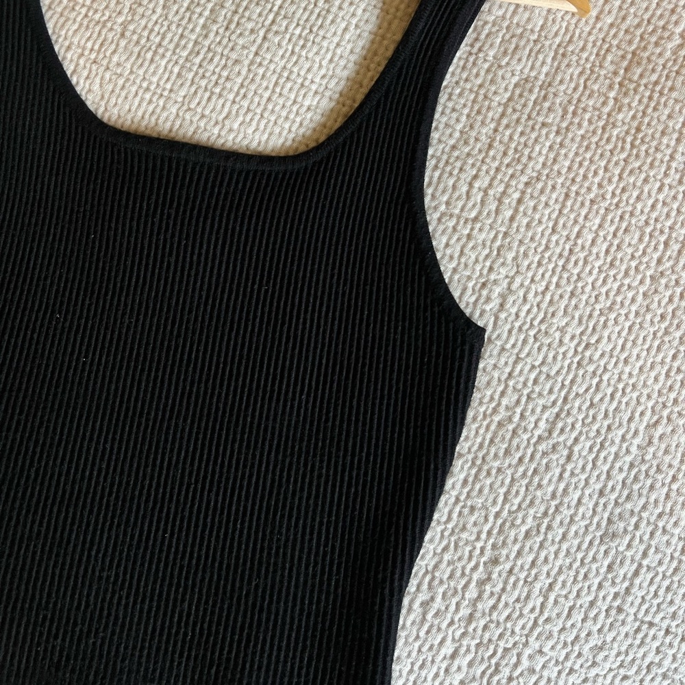 Black Rib Tank - Picture 2 of 3